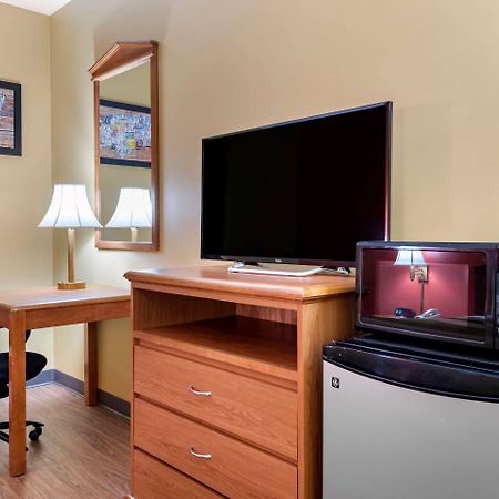 Econo Lodge Louisville Airport Экстерьер фото