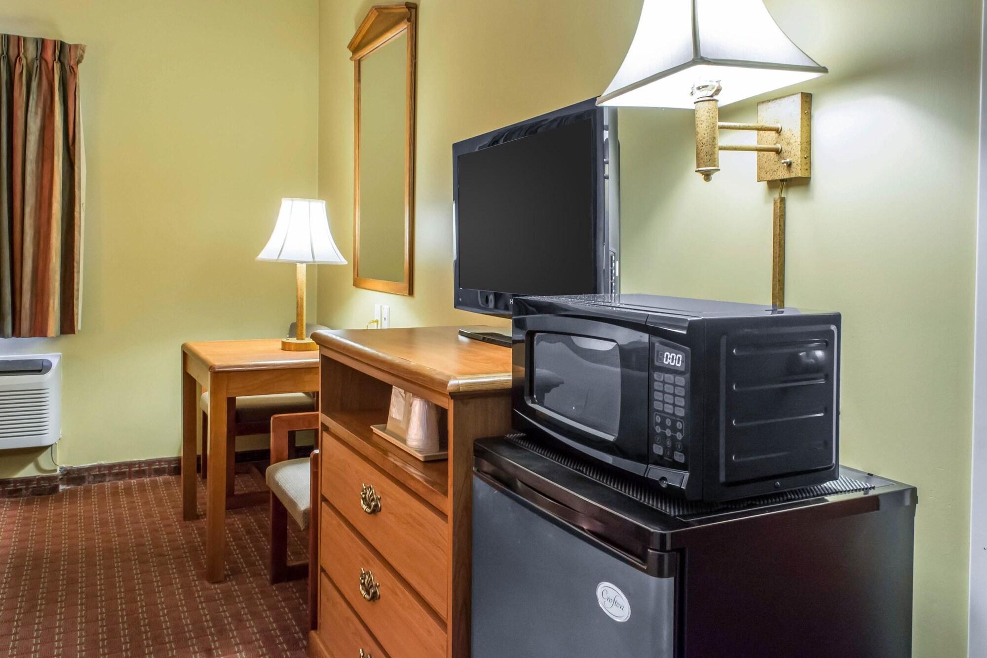 Econo Lodge Louisville Airport Экстерьер фото