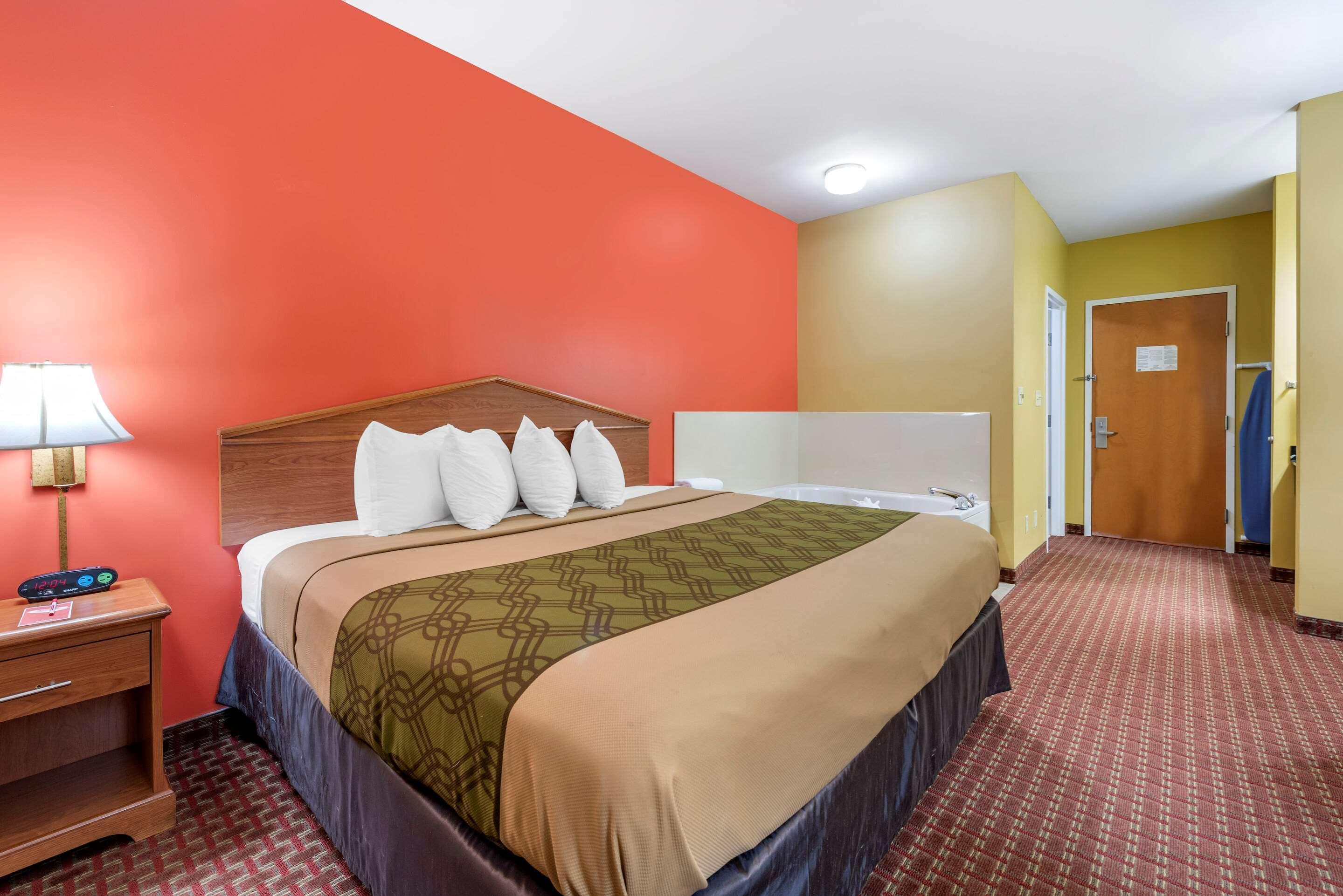 Econo Lodge Louisville Airport Экстерьер фото