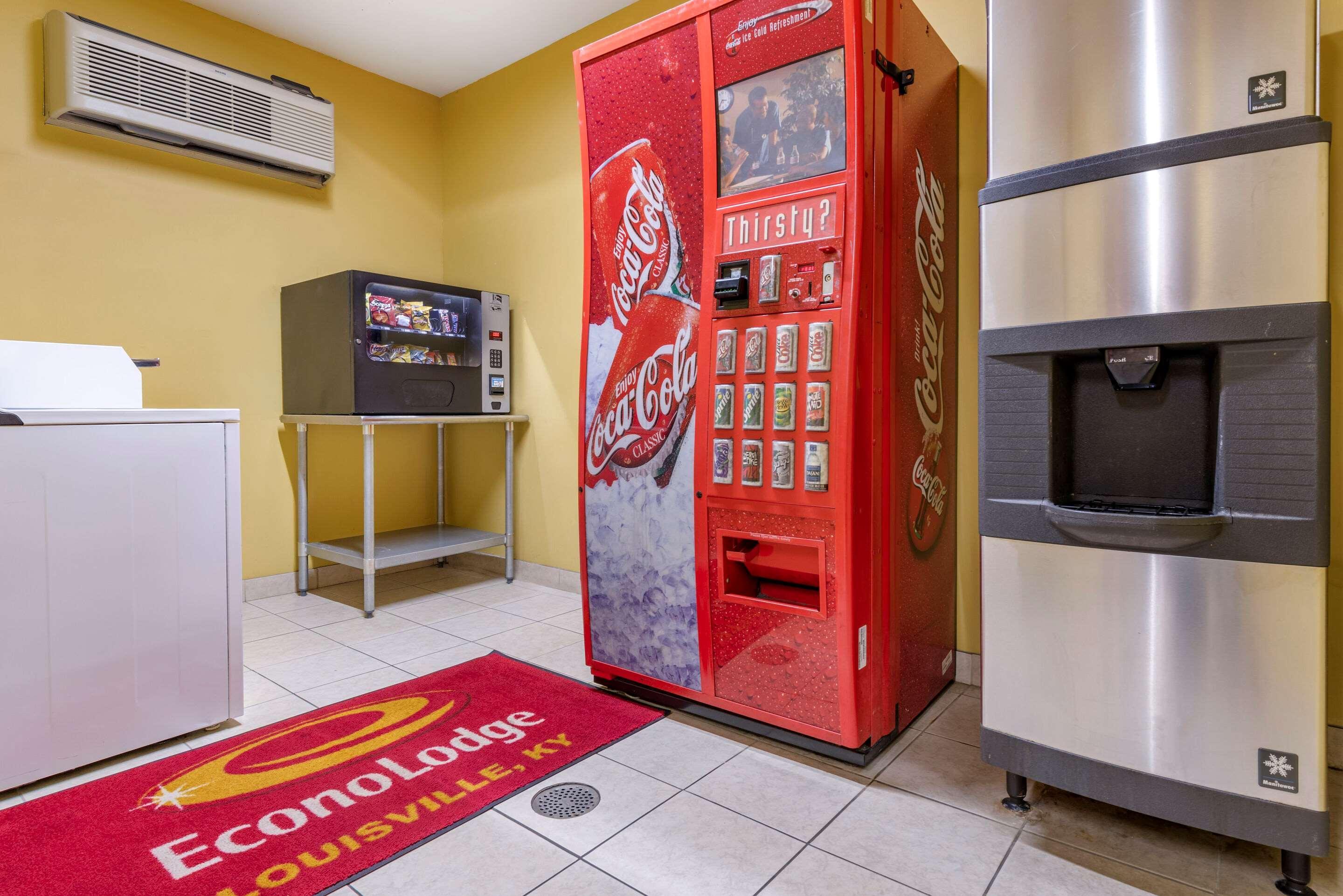 Econo Lodge Louisville Airport Экстерьер фото