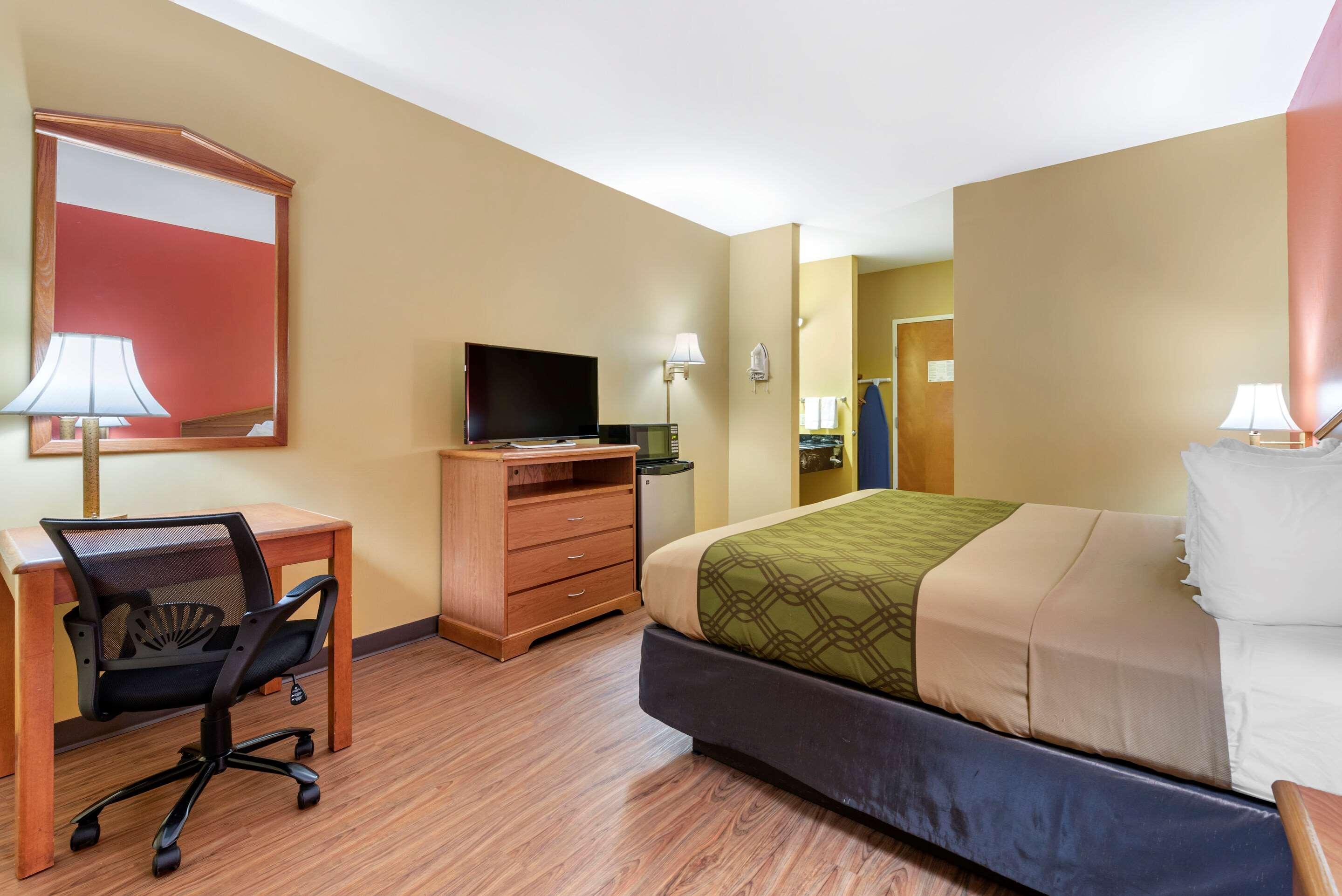Econo Lodge Louisville Airport Экстерьер фото