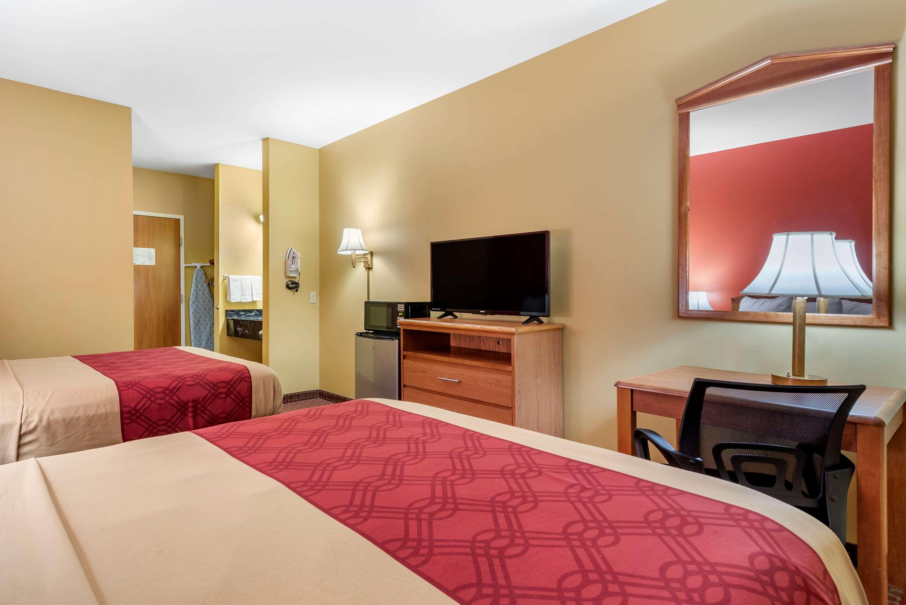 Econo Lodge Louisville Airport Экстерьер фото