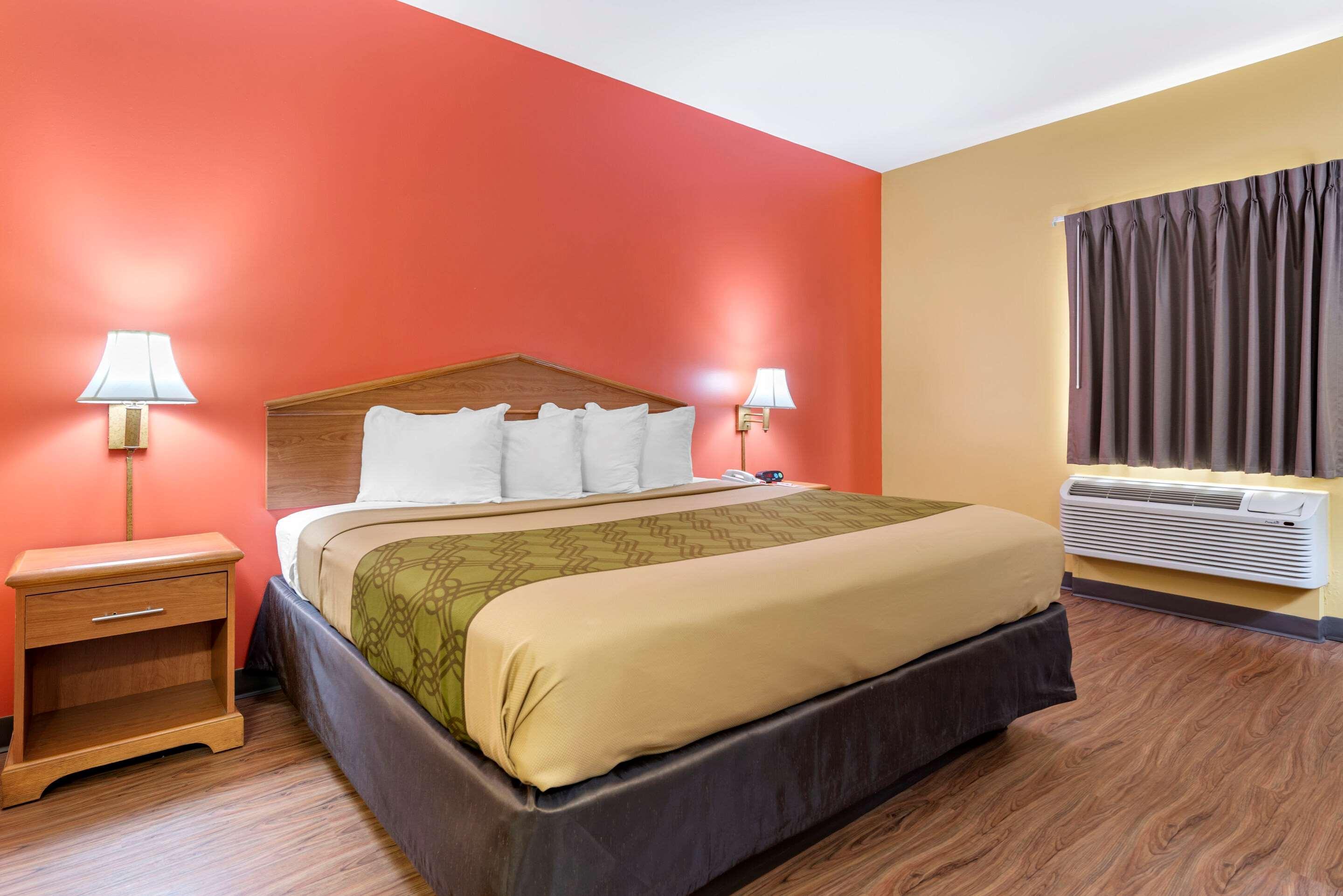 Econo Lodge Louisville Airport Экстерьер фото