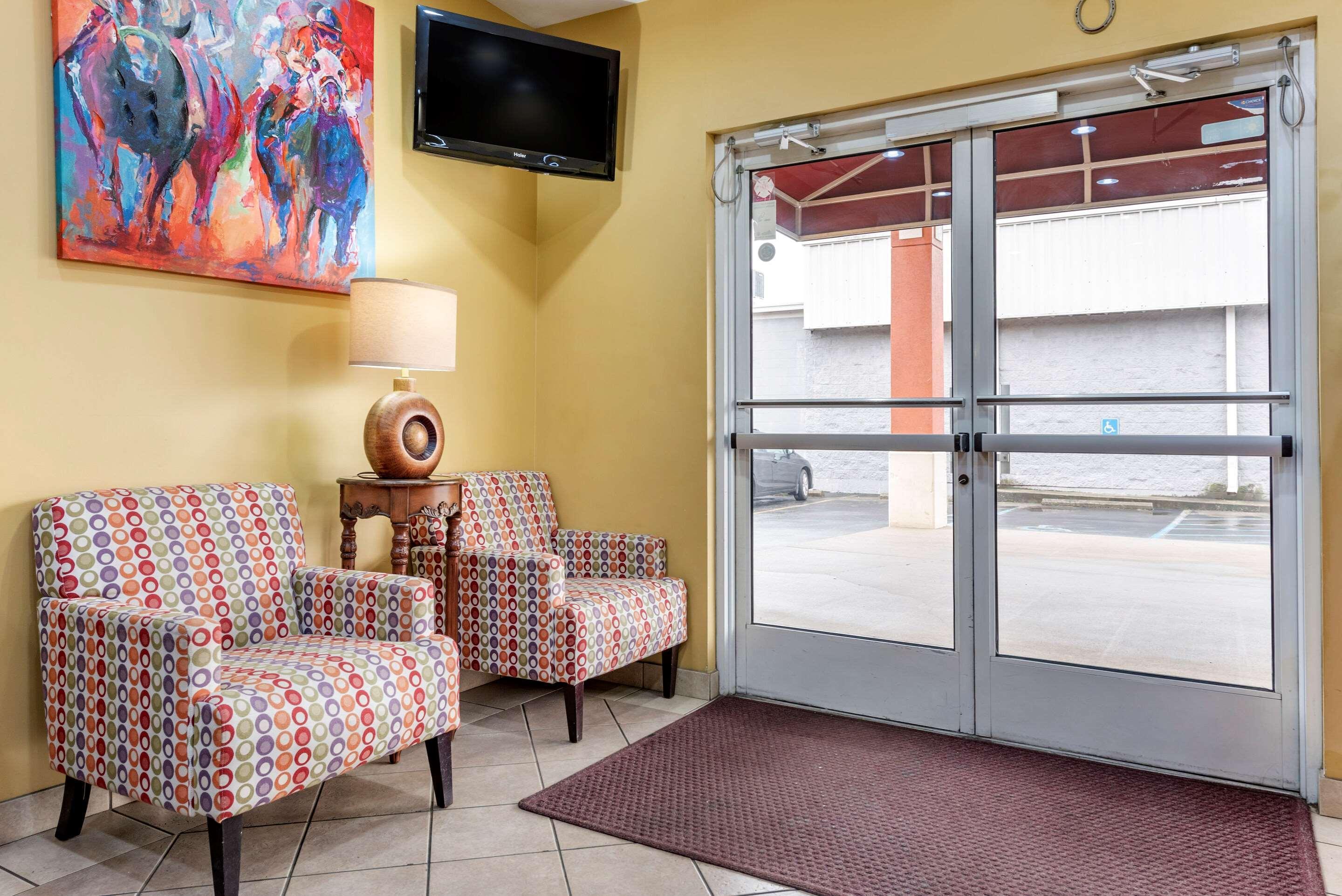 Econo Lodge Louisville Airport Экстерьер фото