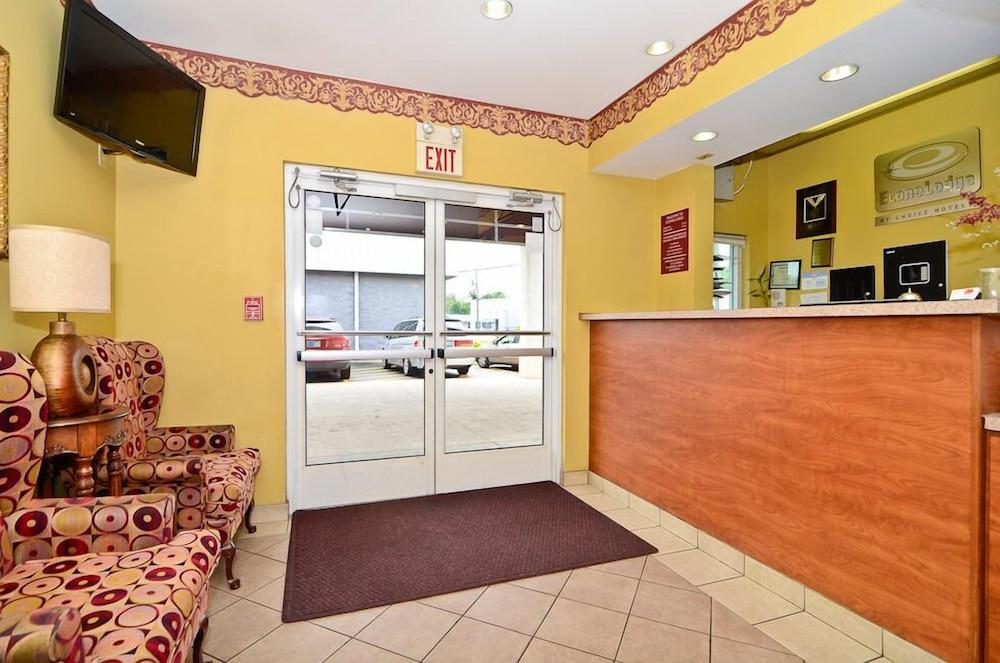 Econo Lodge Louisville Airport Экстерьер фото