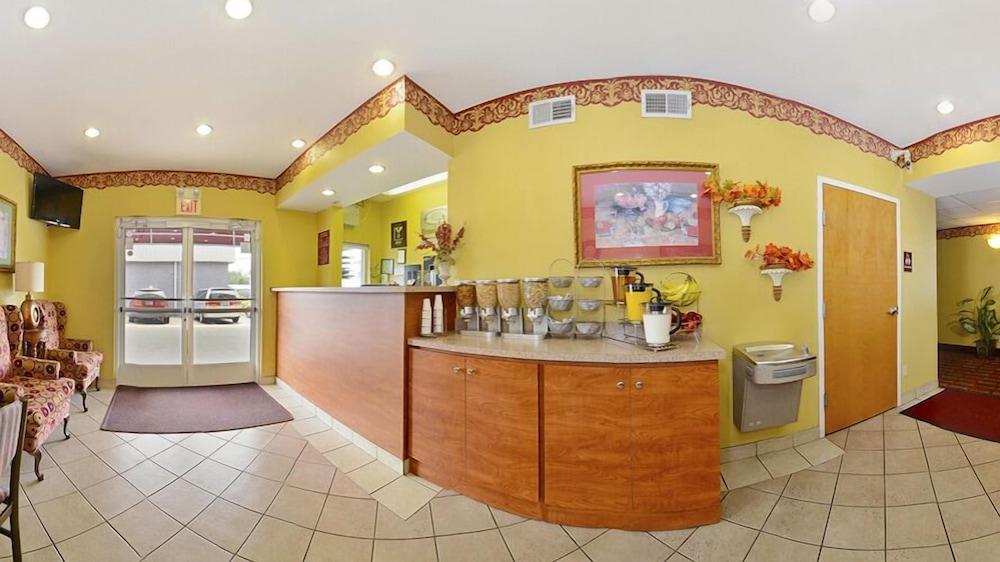 Econo Lodge Louisville Airport Экстерьер фото