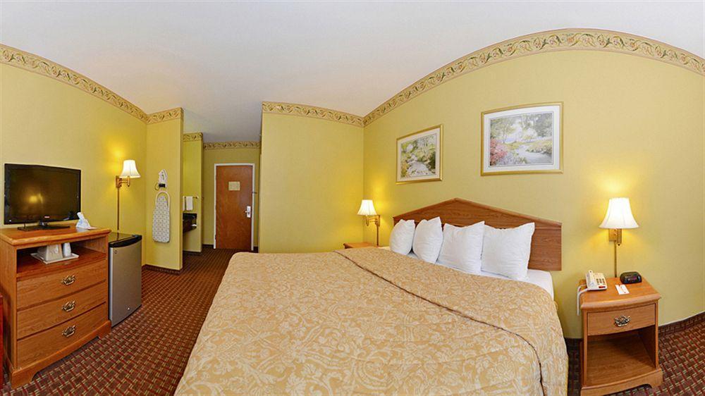 Econo Lodge Louisville Airport Экстерьер фото